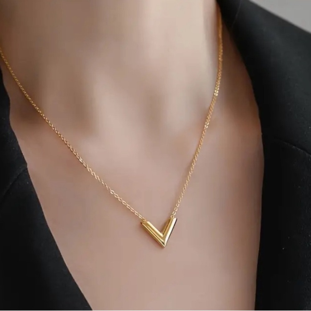 Stainless Steel Necklace Earrings Bracelet Combo for Women